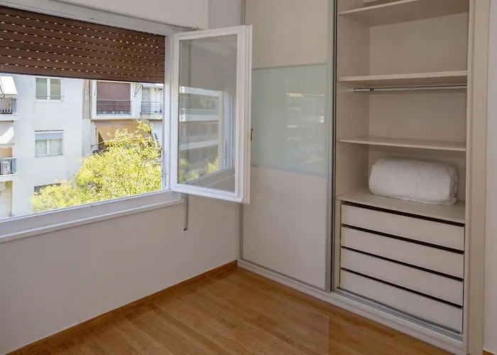 Upscale Luxury Athens Renovated Dream Home In One Of The Most Favorable Locations By National Gardens, Zoo & Hellenic Parliament In Syntagma And Stylish Exquisite Kolonaki Neighborhood
