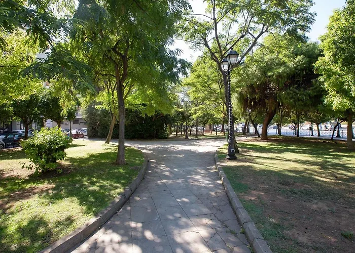 Upscale Luxury Athens Renovated Dream Home In One Of The Most Favorable Locations By National Gardens, Zoo & Hellenic Parliament In Syntagma And Stylish Exquisite Kolonaki Neighborhood