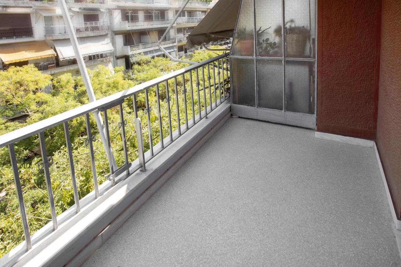 Garden Retreat: Syntagma Luxury By National Gardens Apartment