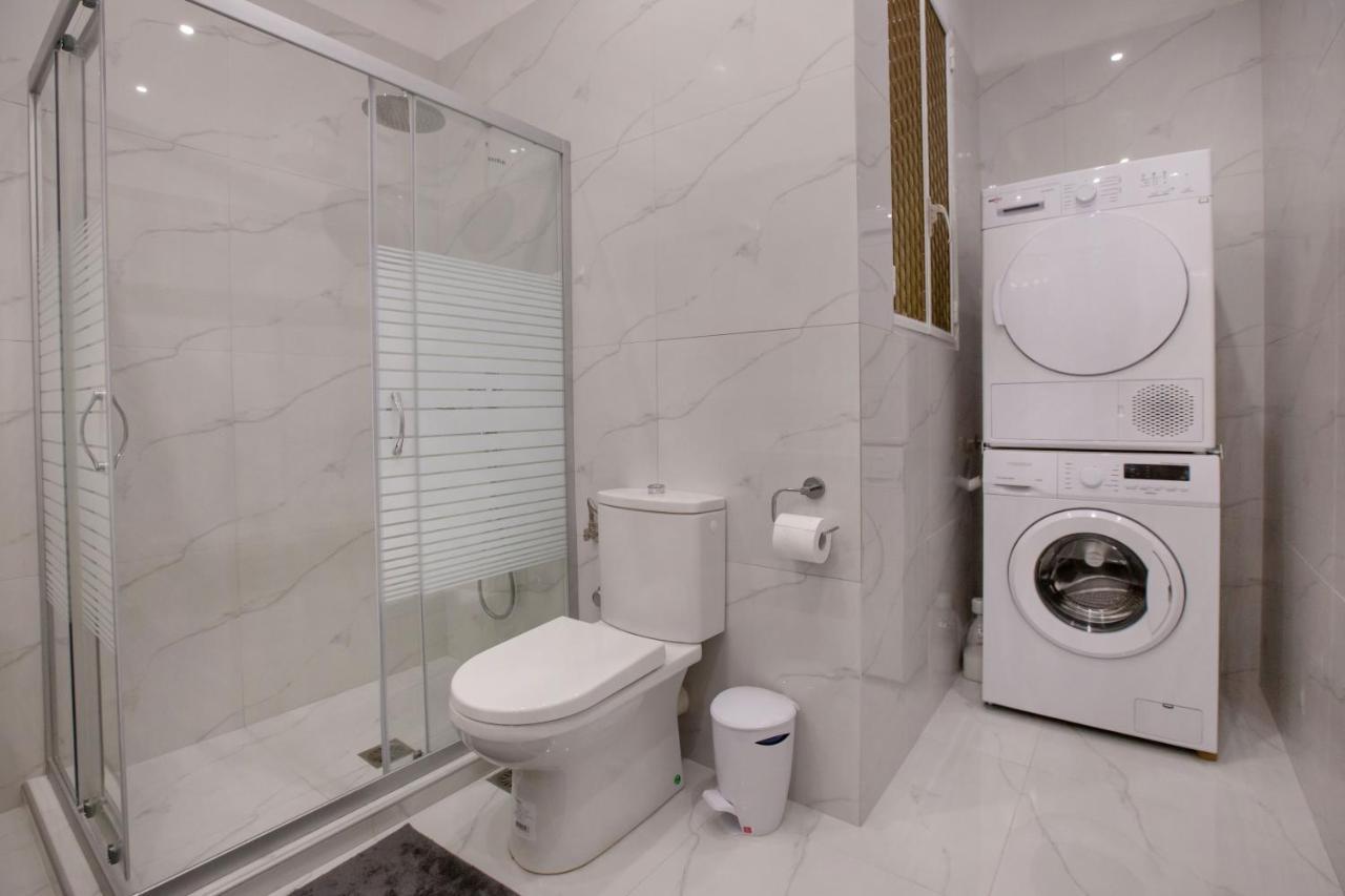 Garden Retreat: Syntagma Luxury By National Gardens Apartment