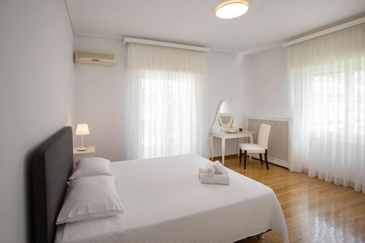 Garden Retreat: Syntagma Luxury By National Gardens Apartment Athens