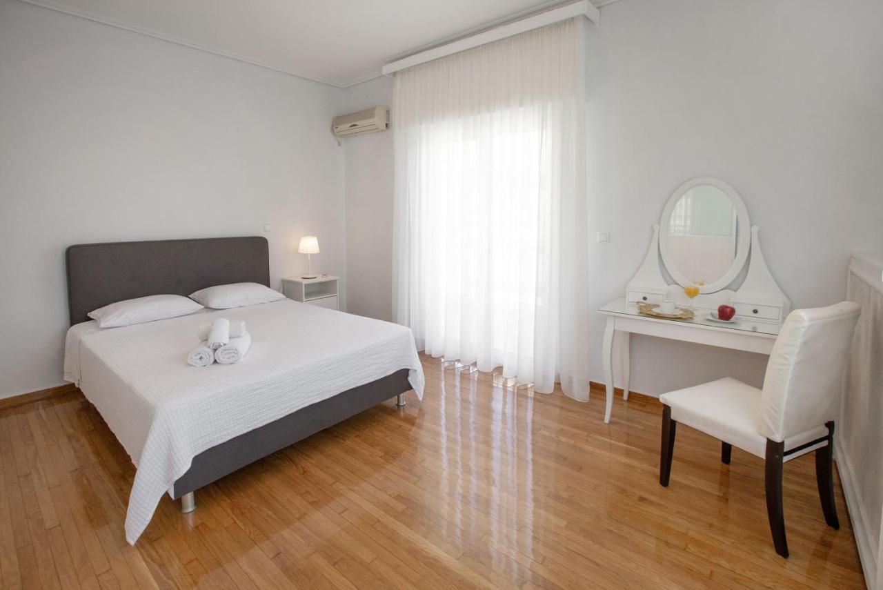 Apartment Garden Retreat: Syntagma Luxury By National Gardens